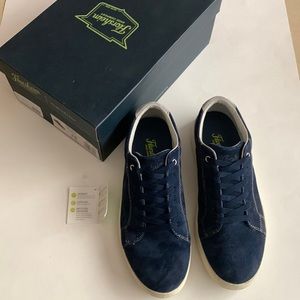 Florsheim Edge Navy Suede Slip on sneaker. Size 8 excellent condition